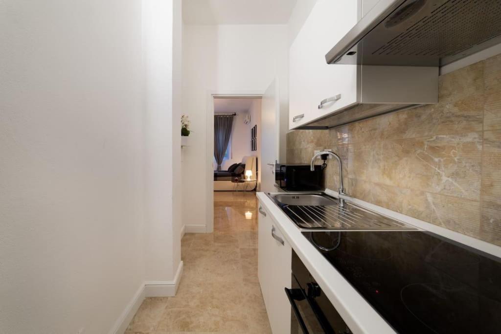 San Babila - Luxury Milanese Apartment Exterior foto